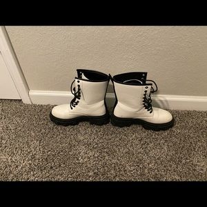 Girl Mia white boots